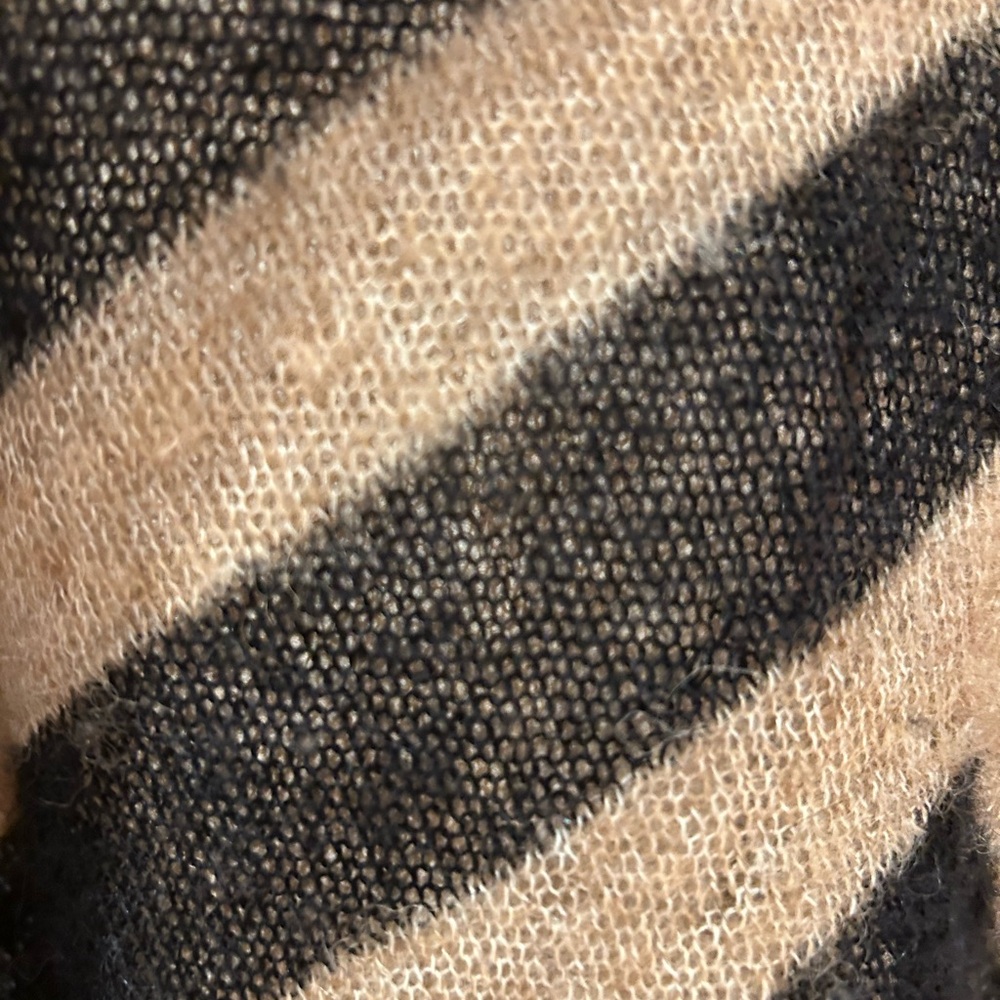 Free People ‘Twelve Roses’ Oversized Alpaca V-Neck Pullover Sweater - Picture 12 of 13